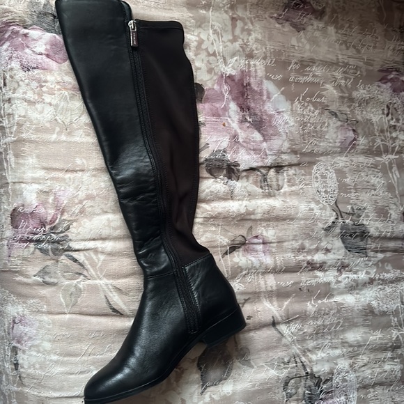 Michael Kors boots size 5M - Picture 7 of 10